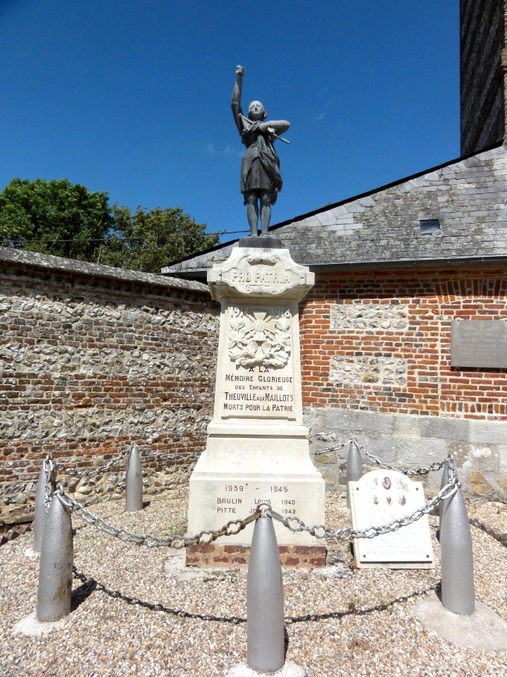 Theuville-aux-Maillots (Seine-Mar.) monument aux morts
