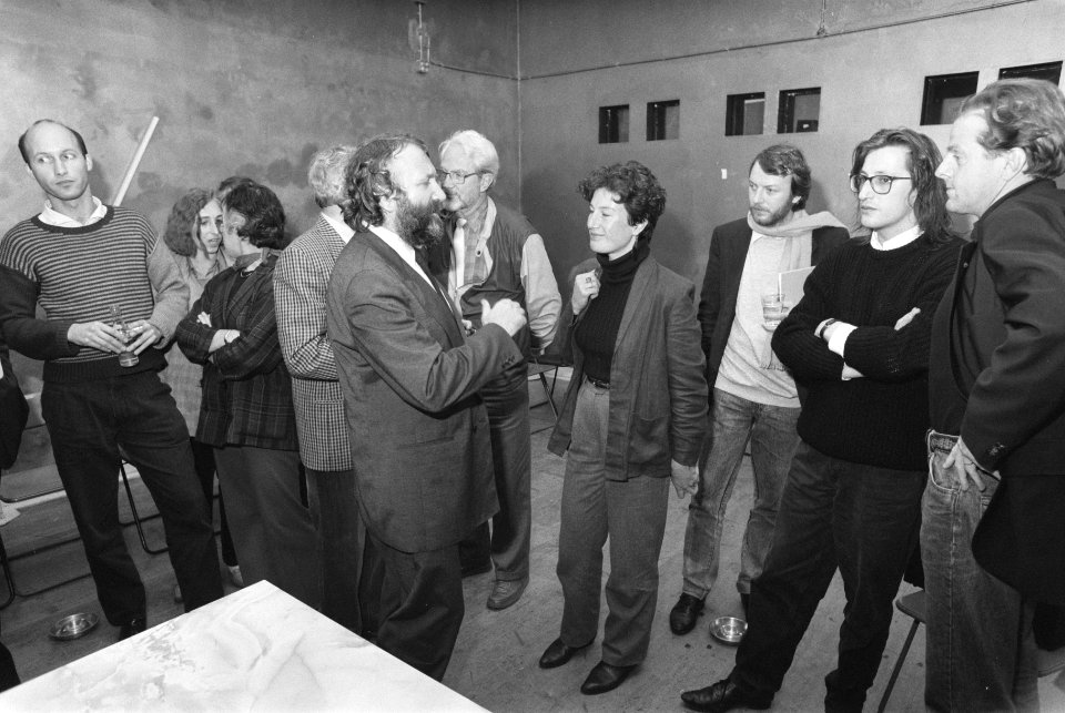 Theaterdir., spelers en tegenstanders toneelstuk Het vuil, de stad en de dood , Bestanddeelnr 934-1329
