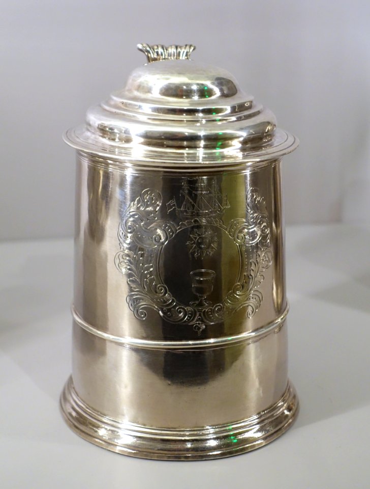 The William Vassal Tankard, Joseph Kneeland, American, c. 1729, silver - Fogg Art Museum, Harvard University - DSC01395