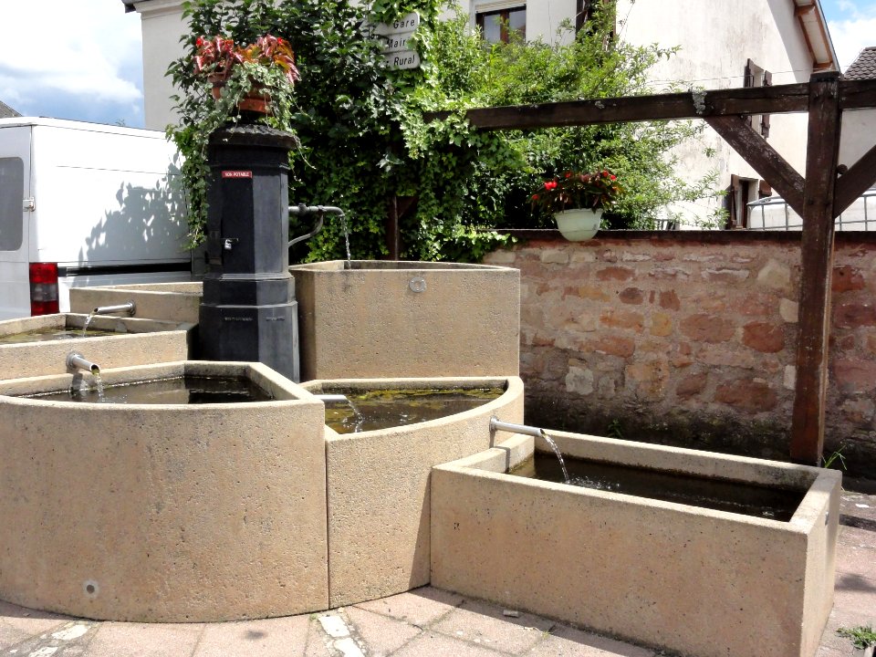 Thiaville-sur-Meurthe (M-et-M) fontaine C