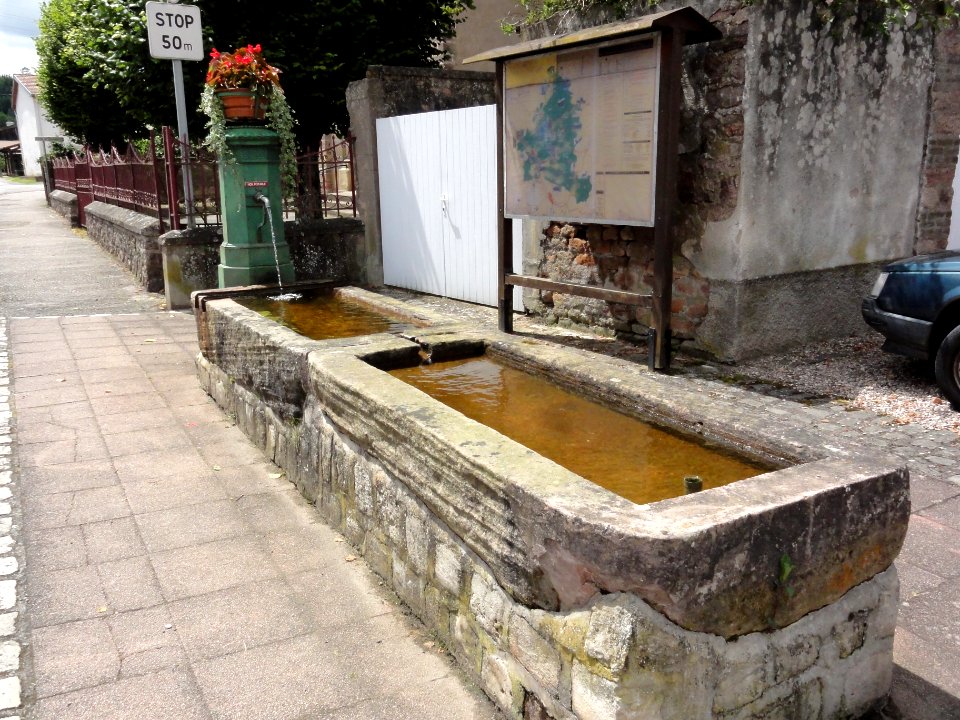 Thiaville-sur-Meurthe (M-et-M) fontaine D