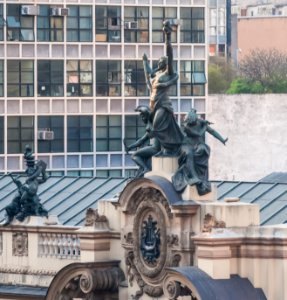 Theatro Municipal de São Paulo Statue