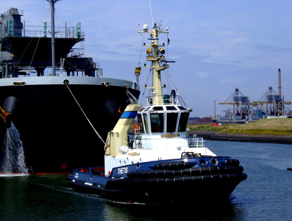 Thetis - IJmuiden IMO 9252527 p1 in front of locks IJmuiden, Holland 05-Jul-2008