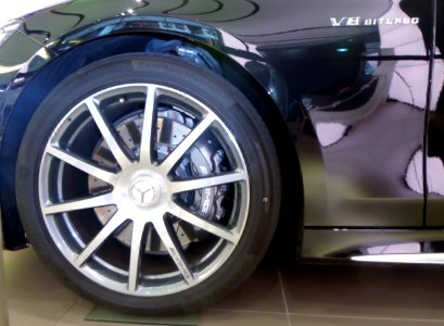 The tire wheel of Mercedes-Benz S63 AMG 4MATIC Coupé (C217) photo