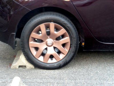 The tire wheel of Nissan LEAF 80th Special Color Limited (ZE0)