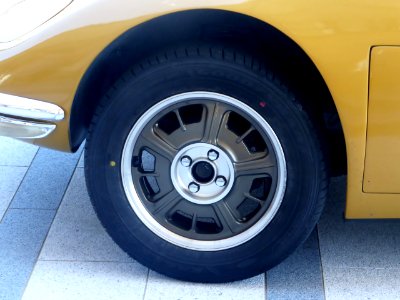 The tire wheel of roadster Ryuhi Final ver.YAMAHA GOLD photo