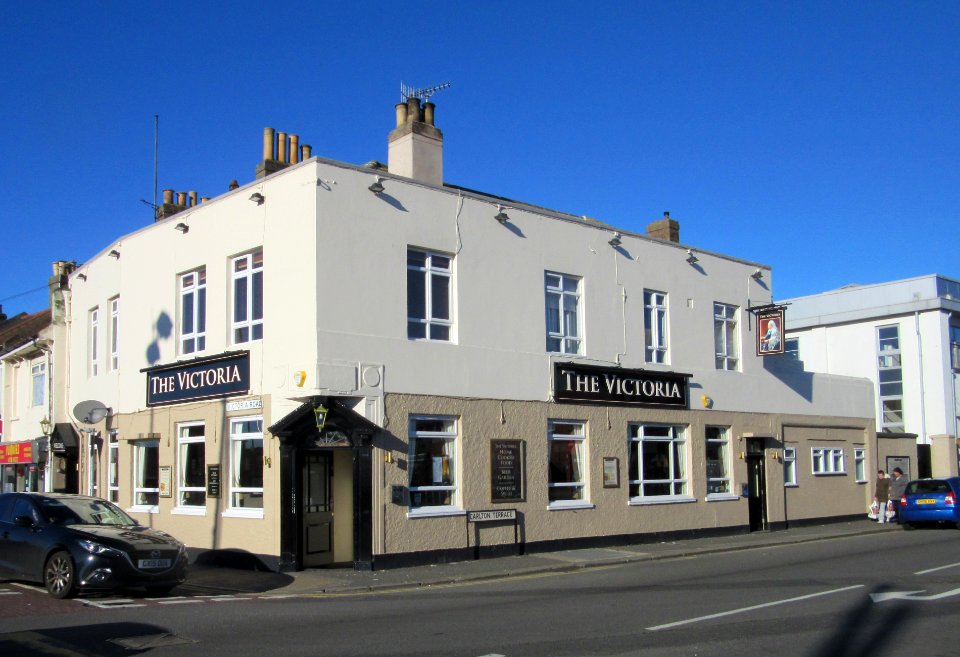 The Victoria pub, 1 Victoria Road, Portslade (November 2015)