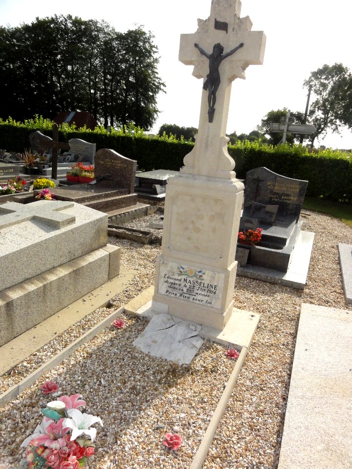 Thiouville (Seine-Mar.) tombe de soldat