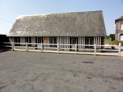 Thiétreville (Seine-Mar) salle de pétanque Thiétrevillaise