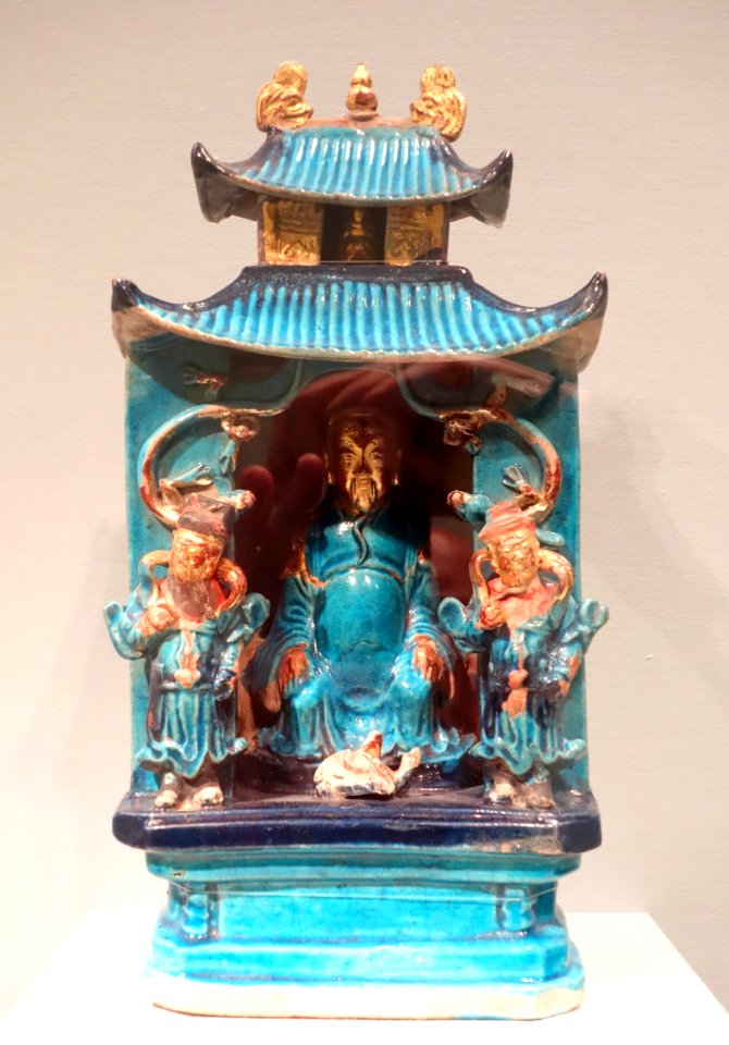 The Taoist deity Zhenwu, the Perfected Warrior, Northern China, Ming dynasty, porcelain with polychrome glazes and gold decoration - Asian Art Museum of San Francisco - DSC01643