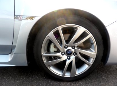 The tire wheel of Subaru WRX S4 2.0GT-S EyeSight (VAG)