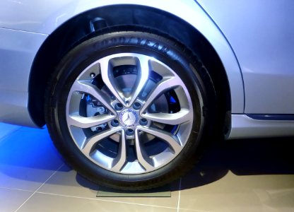 The tire wheel of Mercedes-Benz C180 STATIONWAGON AVANTGARDE (S205)