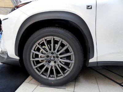 The tire wheel of Lexus NX 200t F SPORT (AGZ10)