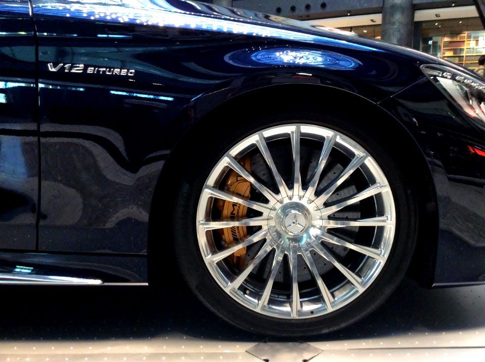 The tire wheel of Mercedes-Benz S65 AMG Coupé (C217)