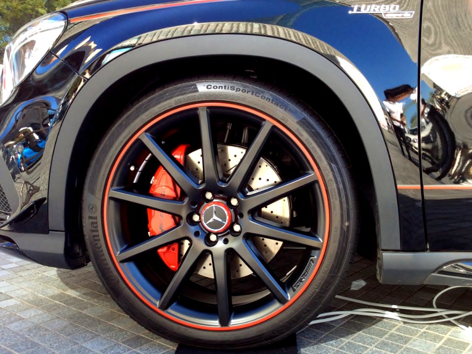 The tire wheel of Mercedes-Benz GLA45 AMG 4MATIC Edition 1 (X156)