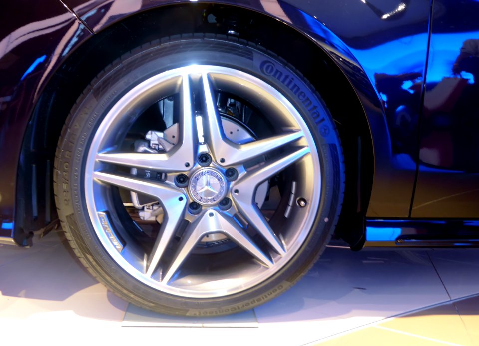 The tire wheel of Mercedes-Benz CLA180 Shooting Brake Sports (X117)