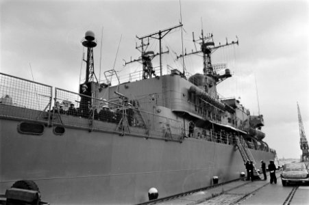 Twee Janpanse marine-opleidingsschepen bezoeken Amsterdam, Bestanddeelnr 923-8091
