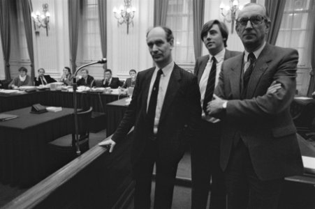 Tweede Kamer , debat enquetecommissie RSV v.l.n.r. De Vries (CDA), Nijpels (VVD, Bestanddeelnr 933-2300