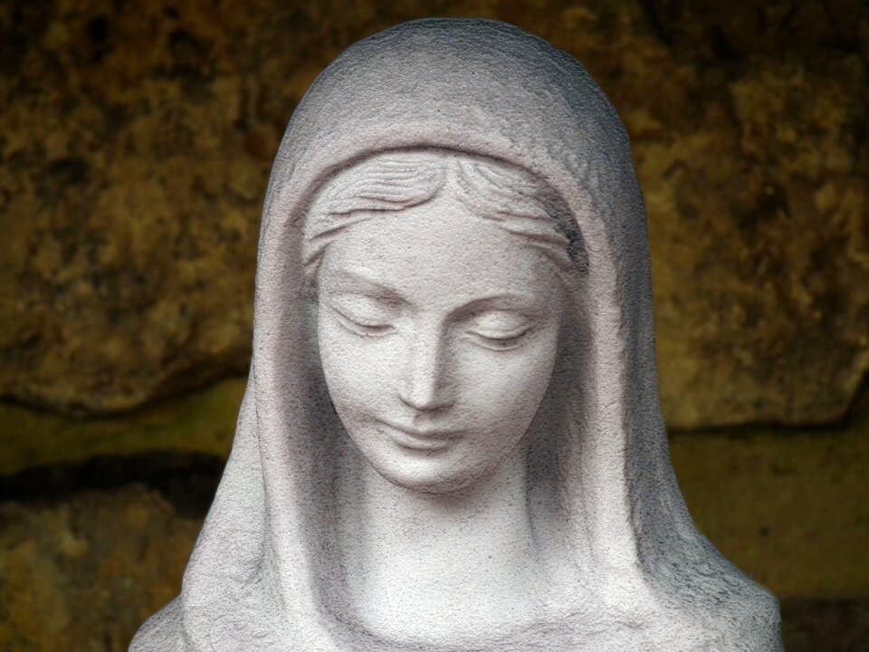 Christian sculpture mary