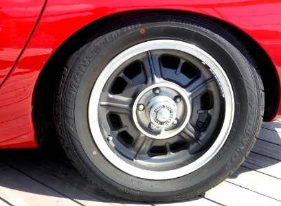 The tire wheel of Toyota 2000GT (MF10 latter period)