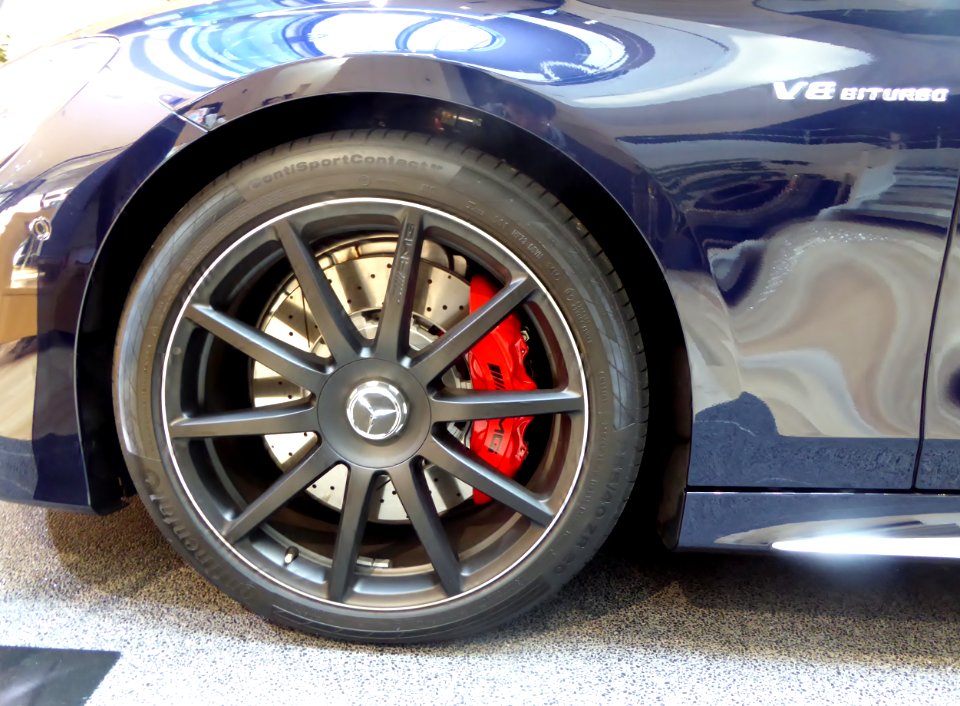 The tire wheel of Mercedes-Benz S 63 AMG 4MATIC Coupé (C217)
