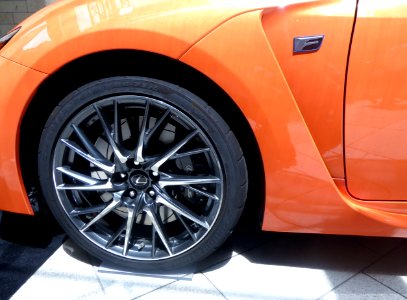 The tire wheel of Lexus RC F “Carbon Exterior package” (USC10)