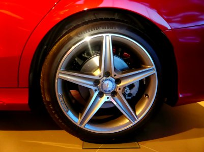 The tire wheel of Mercedes-Benz C200 STATIONWAGON Sports (S205) photo