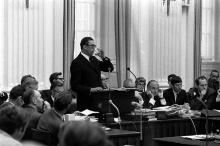 Tweede Kamer antwoord van regering, Biesheuvel aan het woord, kop, Bestanddeelnr 925-0484