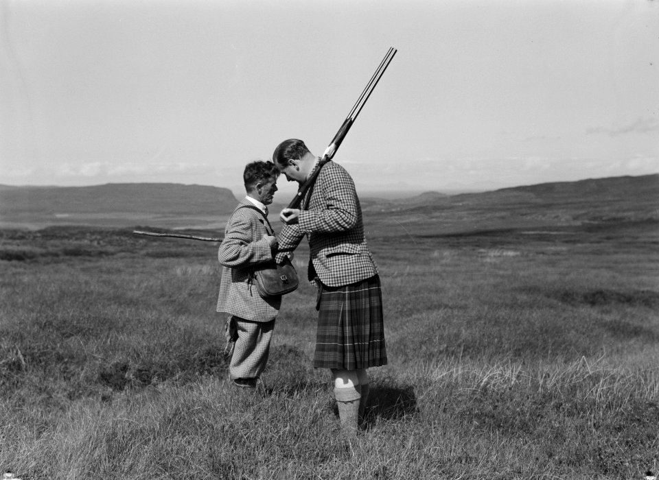 Twee jagers op het eiland Skye, Bestanddeelnr 254-2789