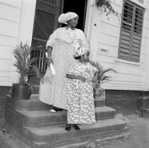 Twee Kotto Missies in Paramaribo, Bestanddeelnr 252-4421