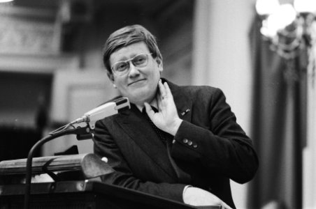Tweede Kamer . Debat over uitblijven voorjaarsnota 1982. Wiegel tijdens zijn bet, Bestanddeelnr 932-0504