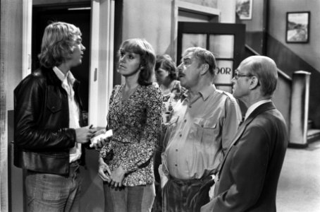 TV-serie t Wilhelmina vlnr Joop Wittermaas, Carola Gijsbers van Wijk , Jan , Bestanddeelnr 927-4147