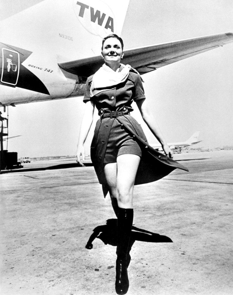 TWA stewardessen met hot pants, Bestanddeelnr 924-7170