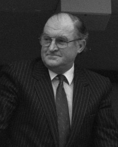 Tweede Kamer , debat over bezuinigingsvoorstellen regering Lord Plumb in loge T, Bestanddeelnr 934-2108 (Henry Plumb cropped)