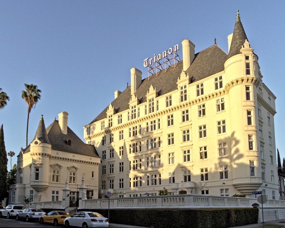 The Trianon and Neon Roof Sign from southwest 2015-05-02