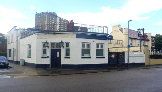 The Traveller's Rest (former pub), Somers Road, Southsea (August 2017) (1)