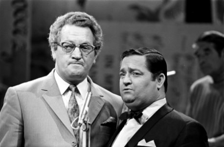 TV-programma van liedjes, die Willy Derby zong. Nummer 15 J. Jordaan , nummers 1, Bestanddeelnr 922-9237