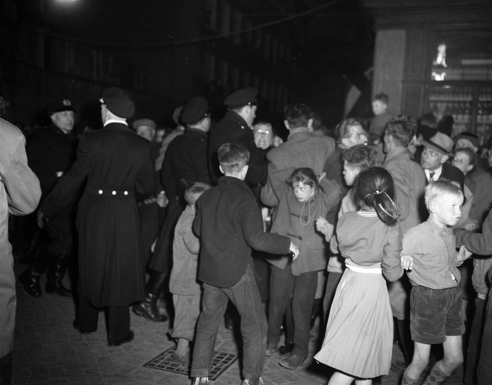 Twaalfenhalf jarig huwelijksfeest Johny Jordaan, Bestanddeelnr 907-7191