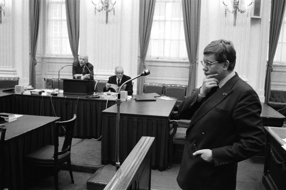 Tweede Kamer . Debat over uitblijven voorjaarsnota 1982. Wiegel interrupteert, Bestanddeelnr 932-0506