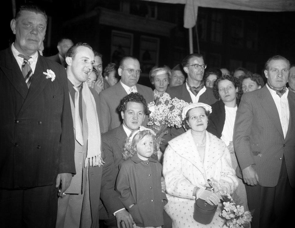 Twaalfenhalf jarig huwelijksfeest Johny Jordaan, Bestanddeelnr 907-7192