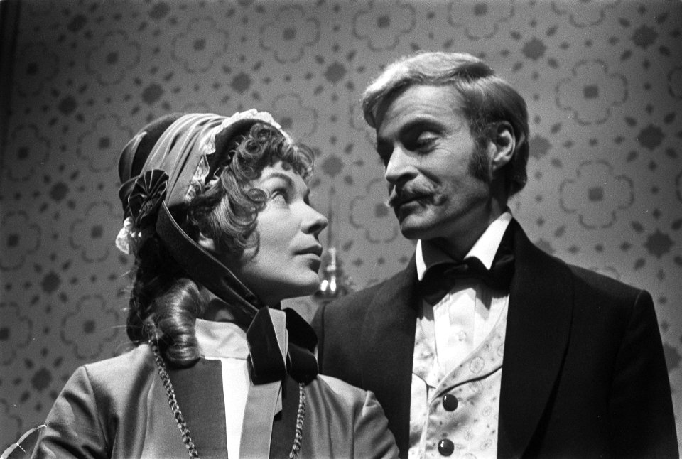 TV-serie van KRO De klop op de deur van boek van Ina Boudier Bakker . Nummer 3, Bestanddeelnr 923-2033