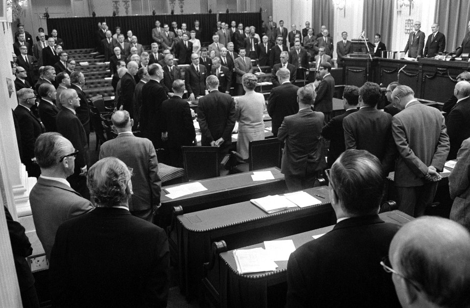 Tweede Kamer Algemene Beschouwingen. De Jong legt verklaring af over gezondheids, Bestanddeelnr 922-8711