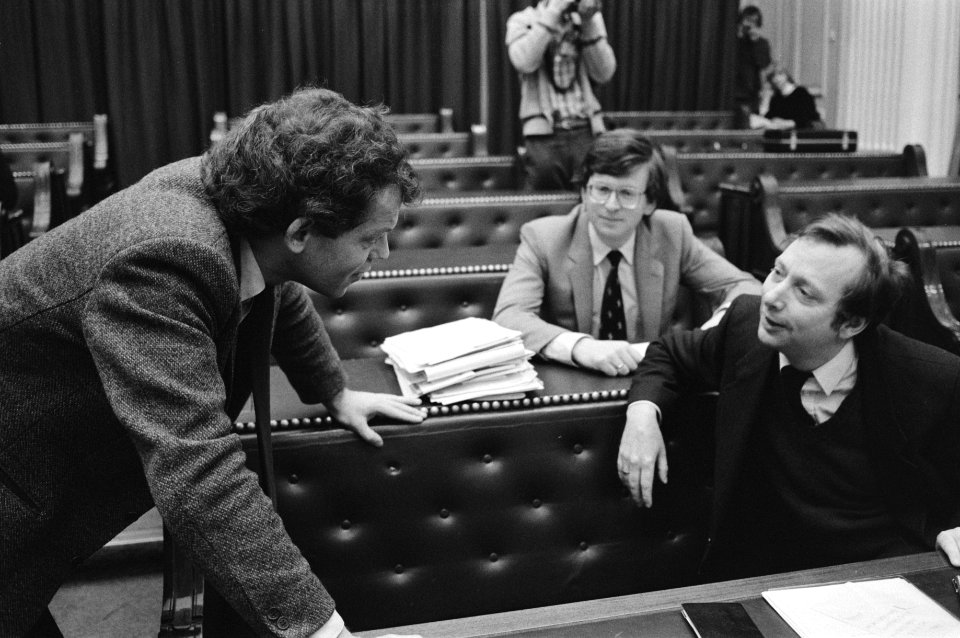 Tweede Kamer . Begroting voor Economische Zaken . Engwirda (D66) (l.) en van der, Bestanddeelnr 931-9979
