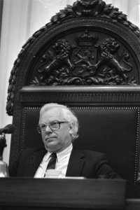 Tweede Kamer , Eversdijk (CDA) als Kamervoorzitter, Bestanddeelnr 933-8203