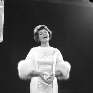 TV-show Nou jij weer , Lys Assia (zingend), Bestanddeelnr 917-2061