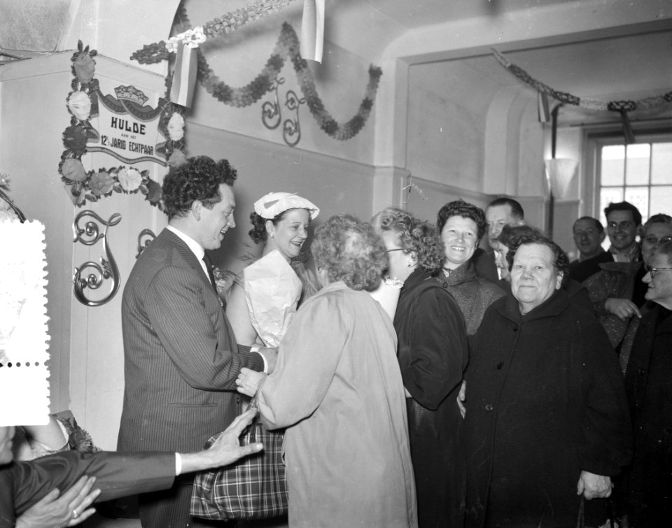 Twaalfenhalf jarig huwelijksfeest Johny Jordaan Receptie, Bestanddeelnr 907-7178