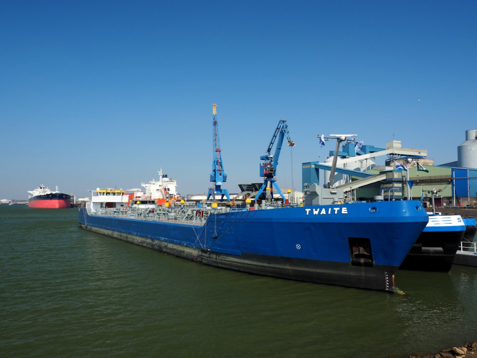 Twaite (ship, 1991) ENI 02717957, Port of Rotterdam pic2