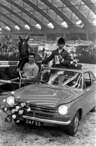 Twaalfde Internationaal Concours Hippique Jumping Adam RAI Amsterdam. Pessoa met, Bestanddeelnr 922-9035