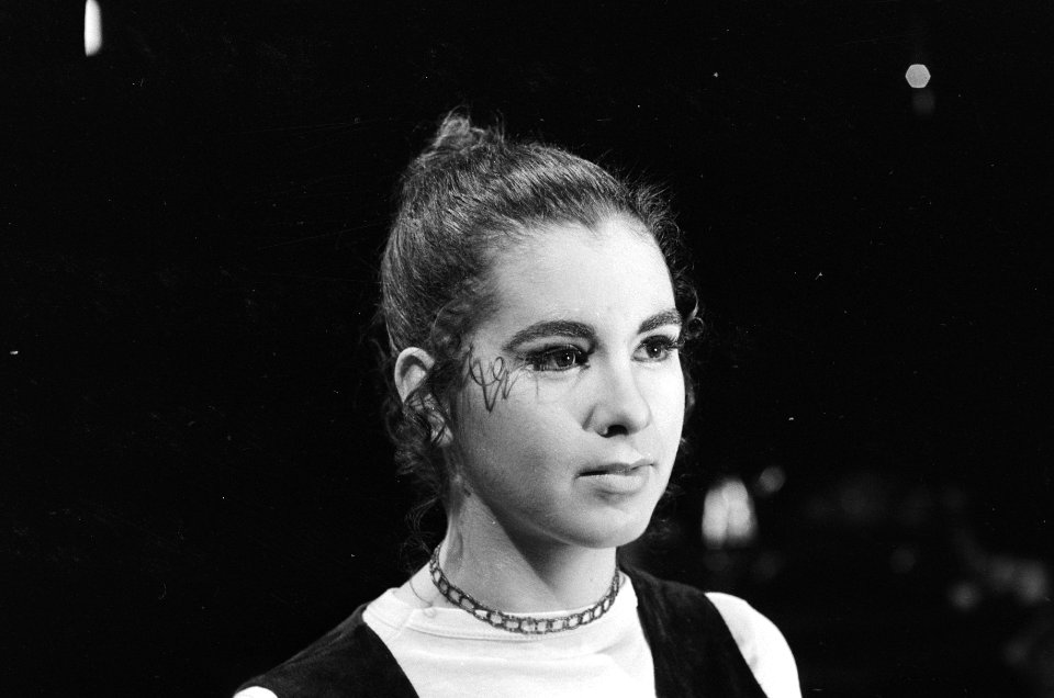 TV-spel Kafka van Gerben Hellinga voor VPRO Naomi Duveen, Bestanddeelnr 924-1920