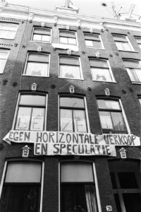 Twee verdiepingen in Amsterdam bezet uit protest tegen horizontale verkoop (exte, Bestanddeelnr 929-5900